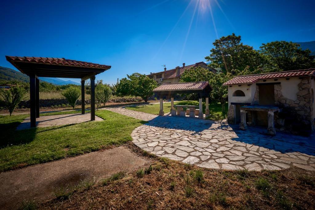La Canada Del Valle Del Jerte Navaconcejo Exterior photo